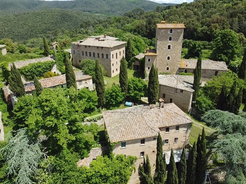 Medieval Hamlet In Tuscan Countryside Of Casole D’elsa — Château for sale in Tuscany, Italy
