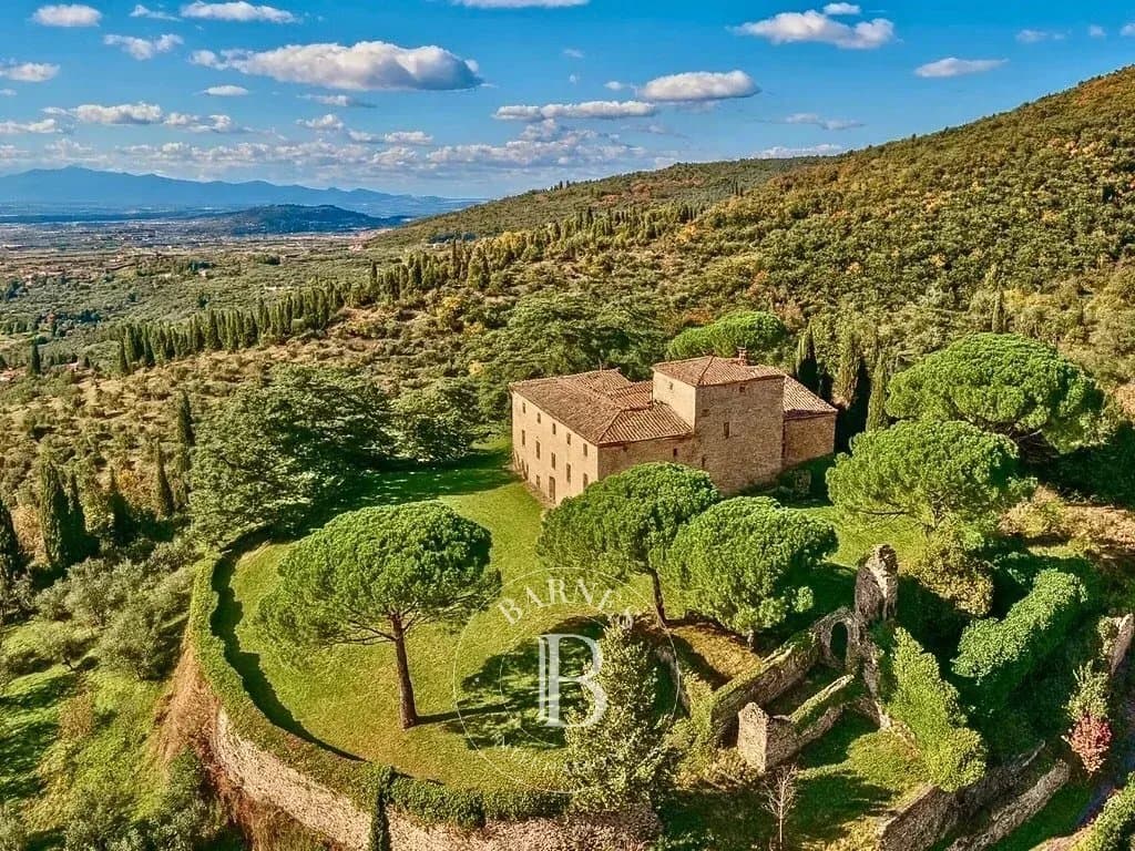Millennial Castle In The Hills Of Arezzo 3