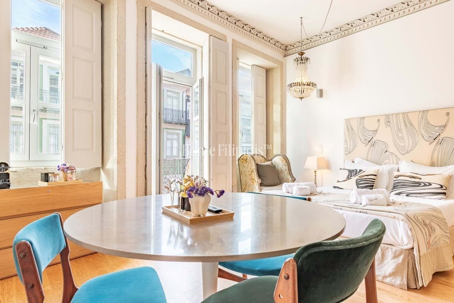 Historic Charm Meets Modern Comfort At Palácio Fenizia 2