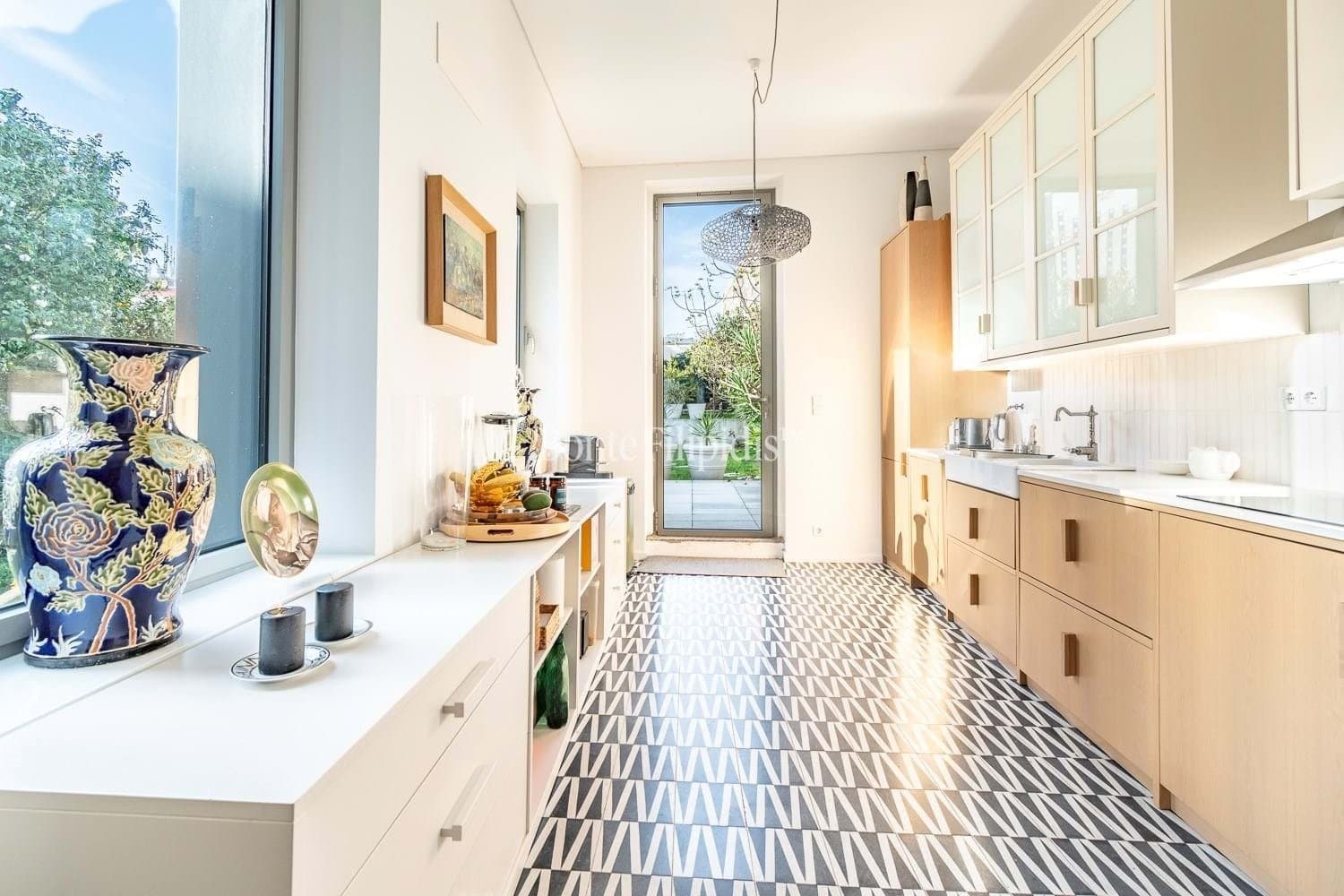 Historic Charm Meets Modern Comfort At Palácio Fenizia 4