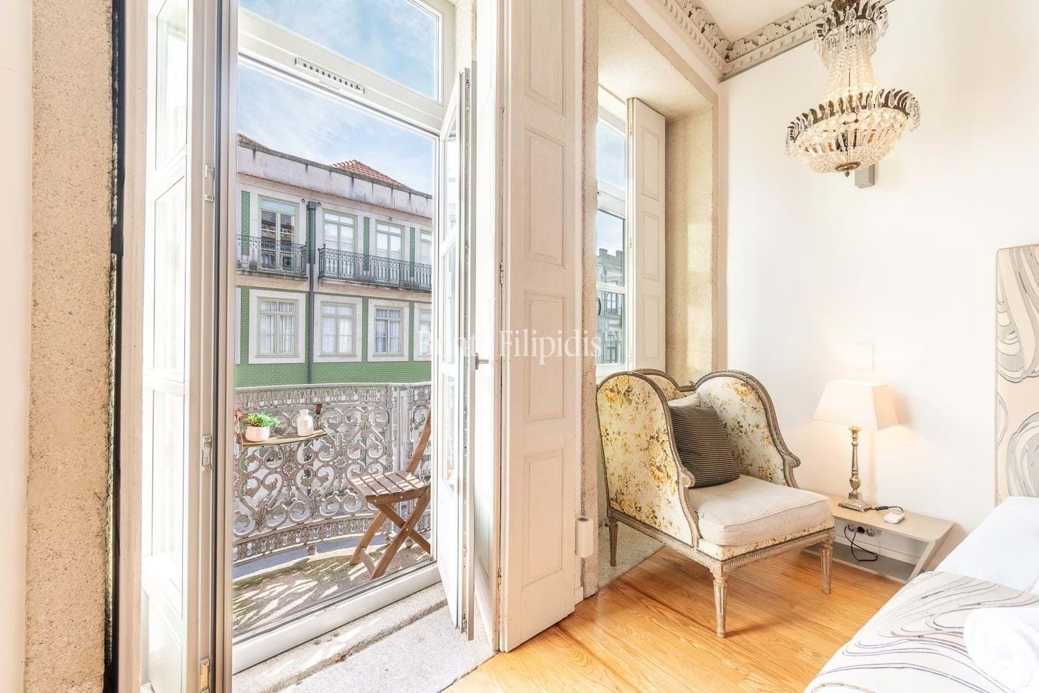 Historic Charm Meets Modern Comfort At Palácio Fenizia 3