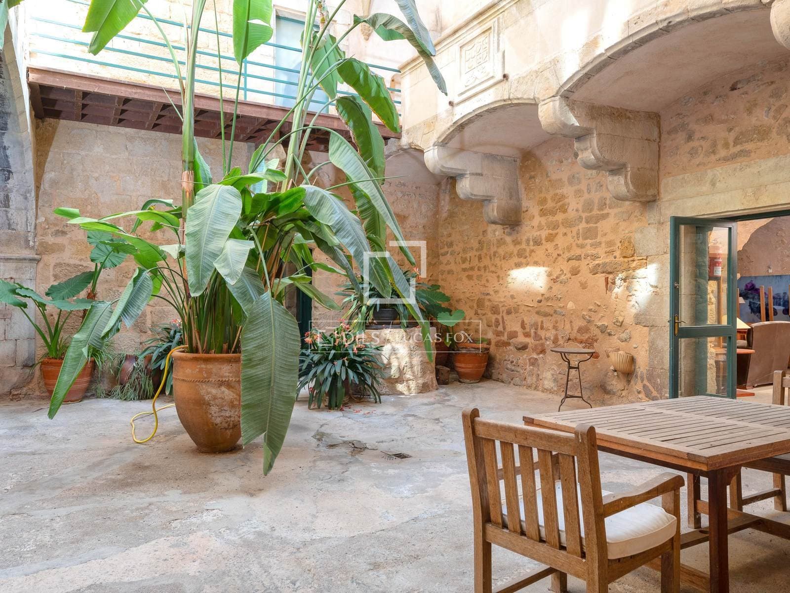 16 Bedroom Castle For Sale In Alt Empordà, Girona — Medieval Castle for sale in Catalonia, Spain