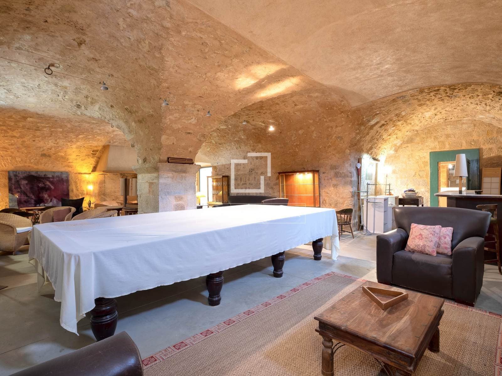 16 Bedroom Castle For Sale In Alt Empordà, Girona 2
