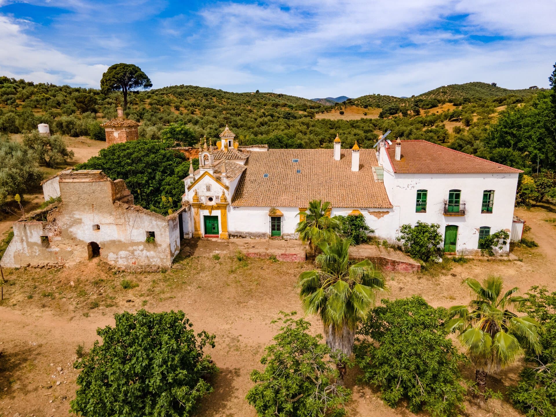 Beautiful Andalusian Hacienda From The XVI Century To Reform