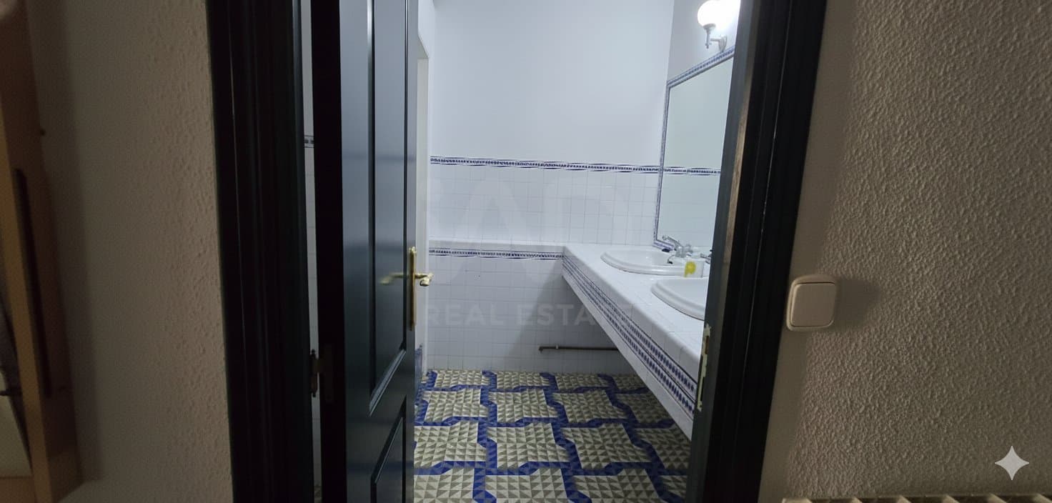 Casa De Pueblo 3 Dormitorios 550 M2 4