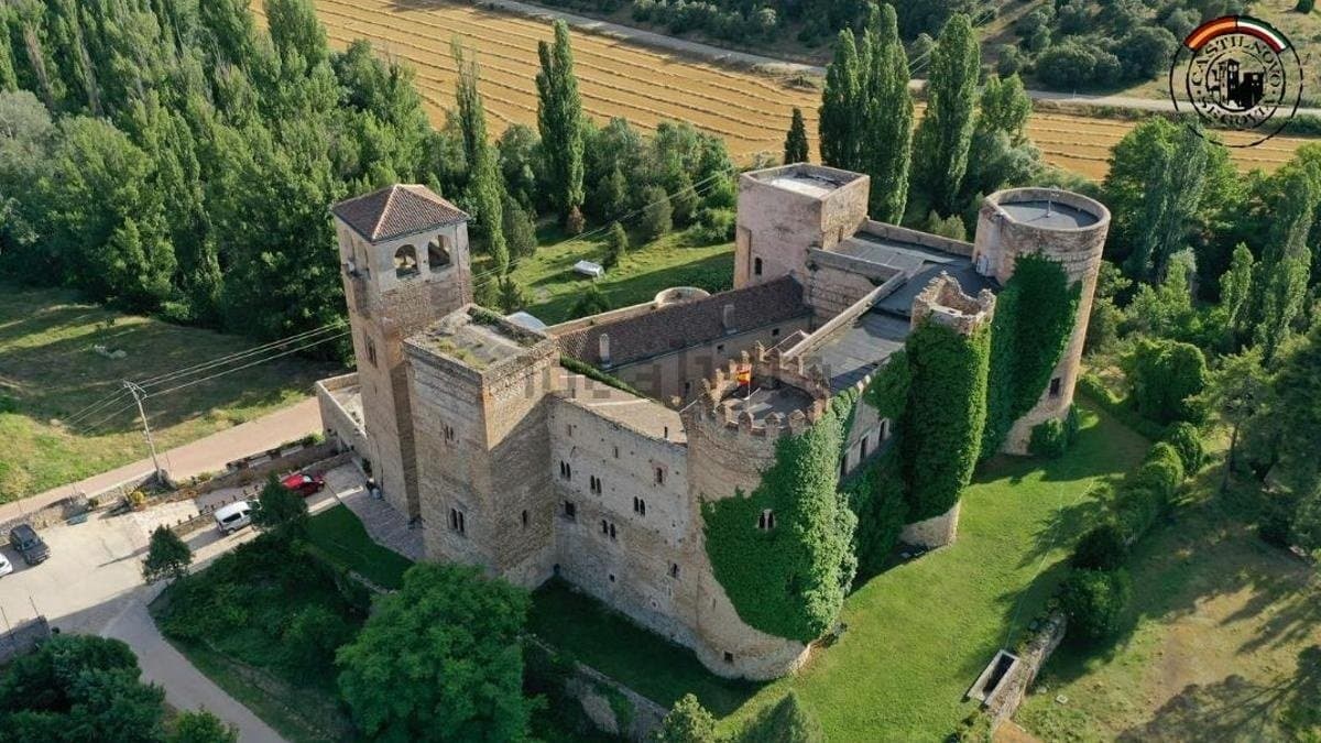 Castilnovo, Authentic Medieval Castle Complex Just One Hour From Madrid For Sale 5