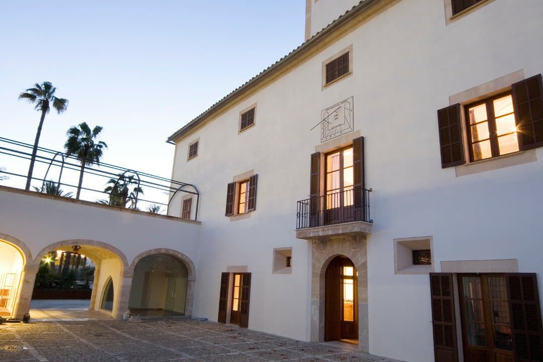 Iconic Commercial Building In Palma De Mallorca 2
