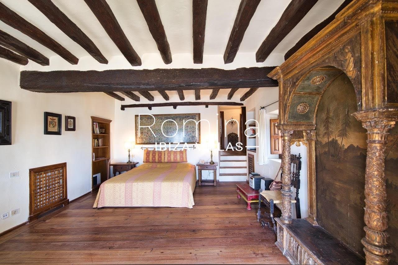 Magnificent Palace Located In Dalt Vila, High Villa Intra Muros Of The City 4