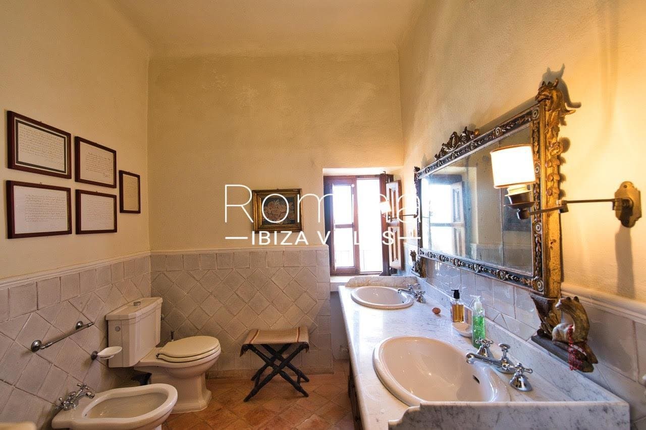 Magnificent Palace Located In Dalt Vila, High Villa Intra Muros Of The City 5