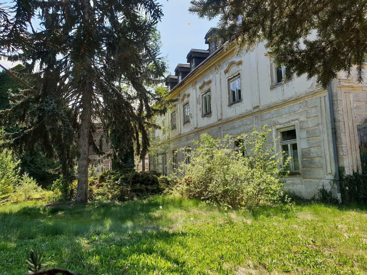 Historisches Schloss Mit Nebengebäude Zu Verkaufen!! 4