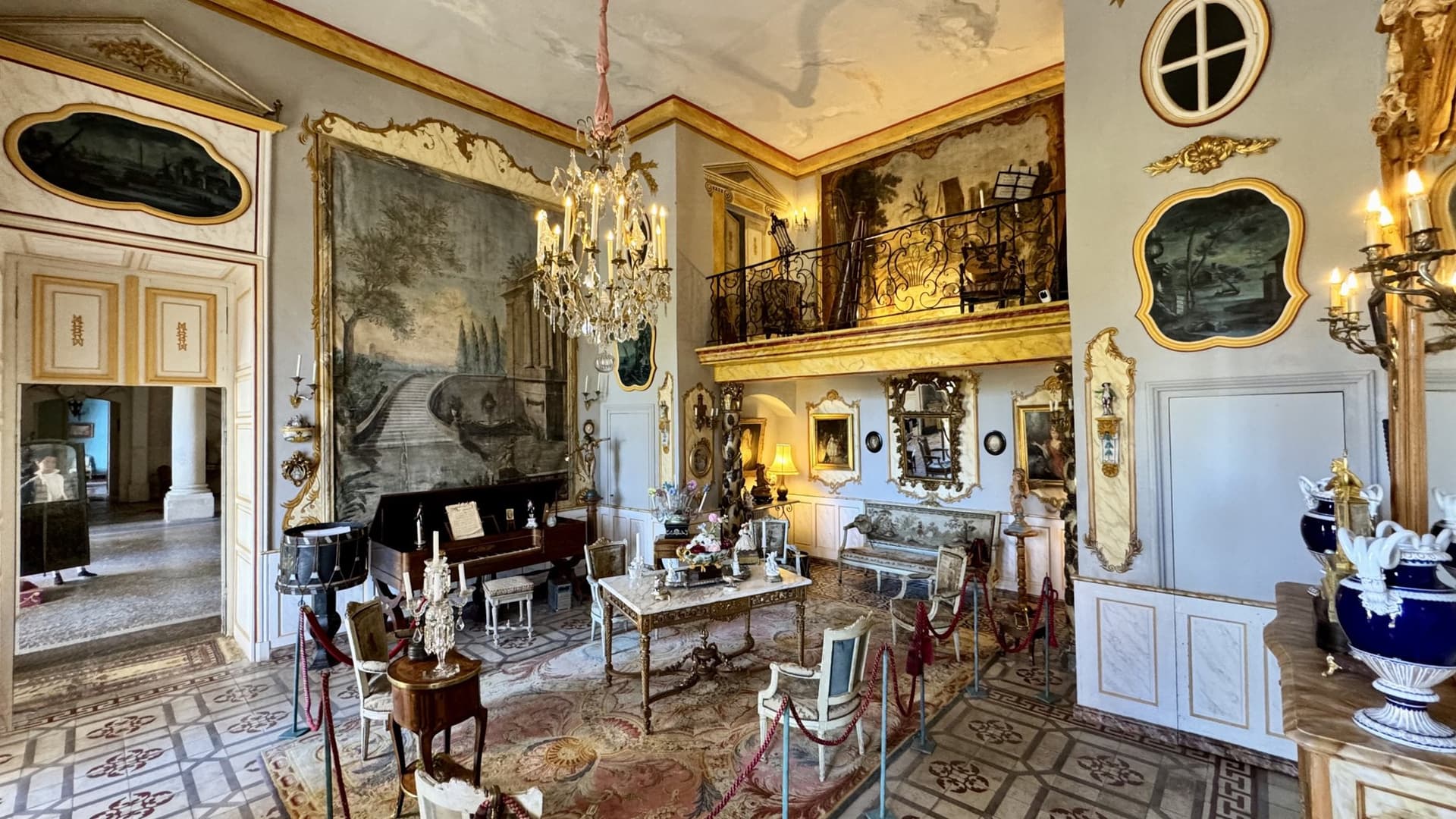 Magnifique Château Du XVII Ie Siècle Avec Dépendances 3