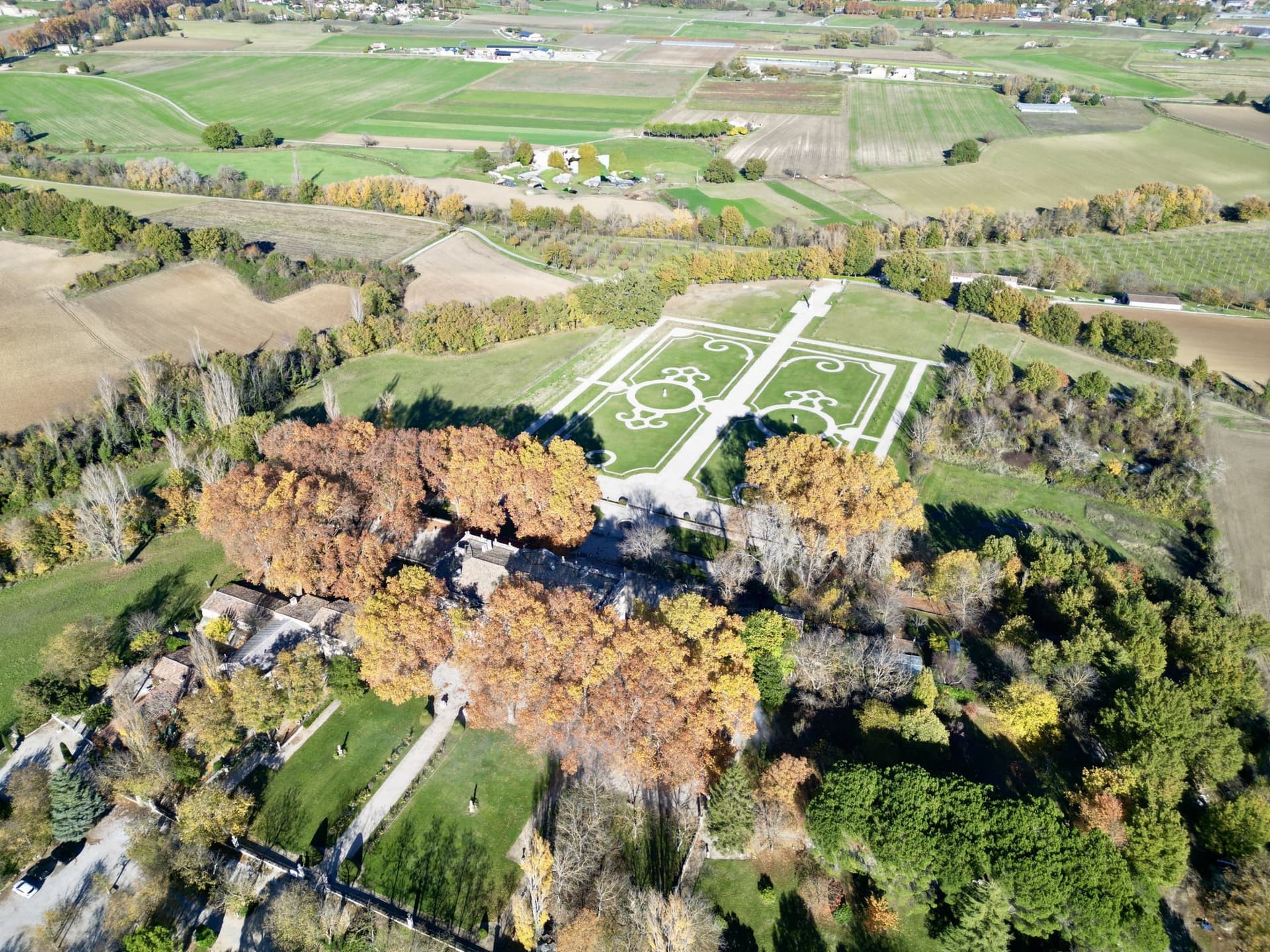 Magnifique Château Du XVII Ie Siècle Avec Dépendances 4