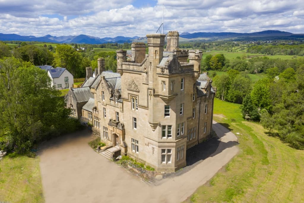 £310k-£575k Loch Lomond, SCOTLAND. Castle Apartments for Sale — Medieval Castle for sale in Scotland, United Kingdom
