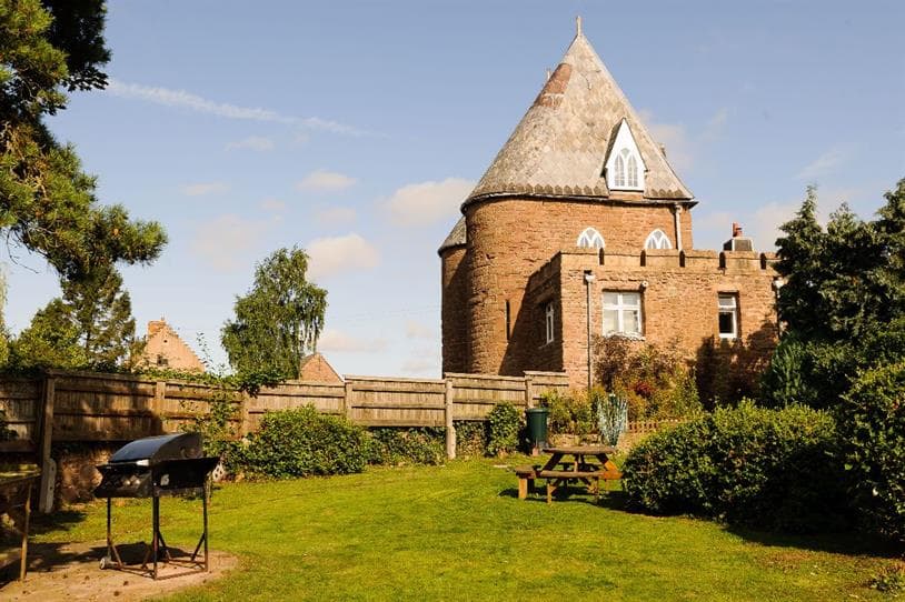 £450k Pencraig, WALES. Neo-Gothic Gatehouse for Sale 2