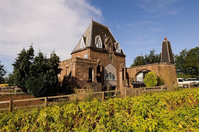 £450k Pencraig, WALES. Neo-Gothic Gatehouse for Sale — Medieval Castle for sale in Wales, United Kingdom