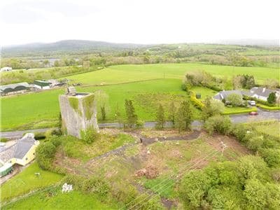 €95k Sixmilebridge, IRELAND. 15th Century Castle — Medieval Castle for sale in Ireland